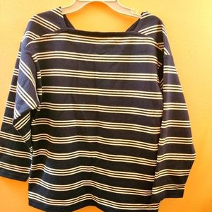 Uniqlo Quarter sleeve 100% cotton box shirt